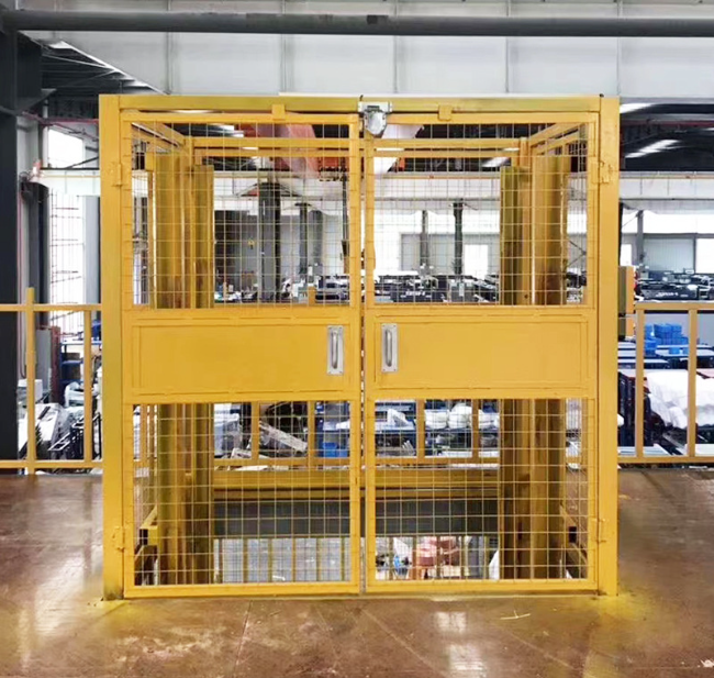 上犹智能导轨式升降机亮相